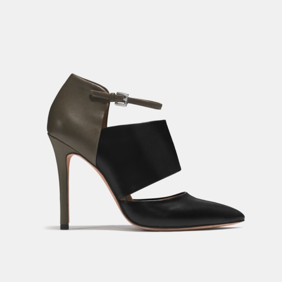 Coach Heart Heel - Picture 1 of 8